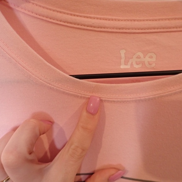 Lee Men’s Pink Pima Cotten Basic Tee with a Cluster of Stripes size L - Picture 6 of 8